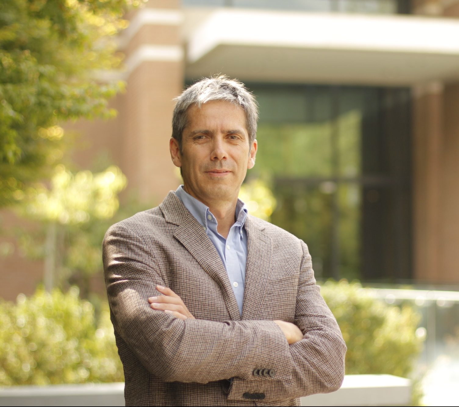 Dr. Javier Enrione Cáceres