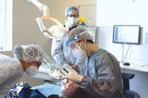 Conoce los programas de Postgrados Odontología UANDES 2026: Magísteres, Especialidades, Diplomados y Cursos 