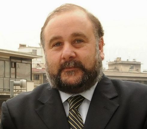 Álvaro Flores