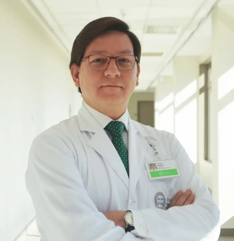Dr. César Bustos Guillen