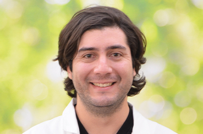 Dr. Matías González