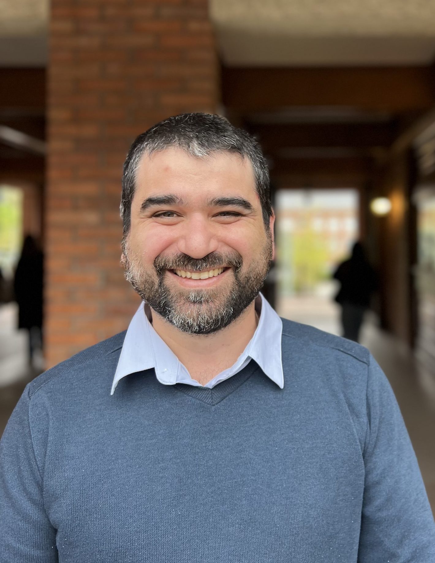 Dr. Felipe Oyazún