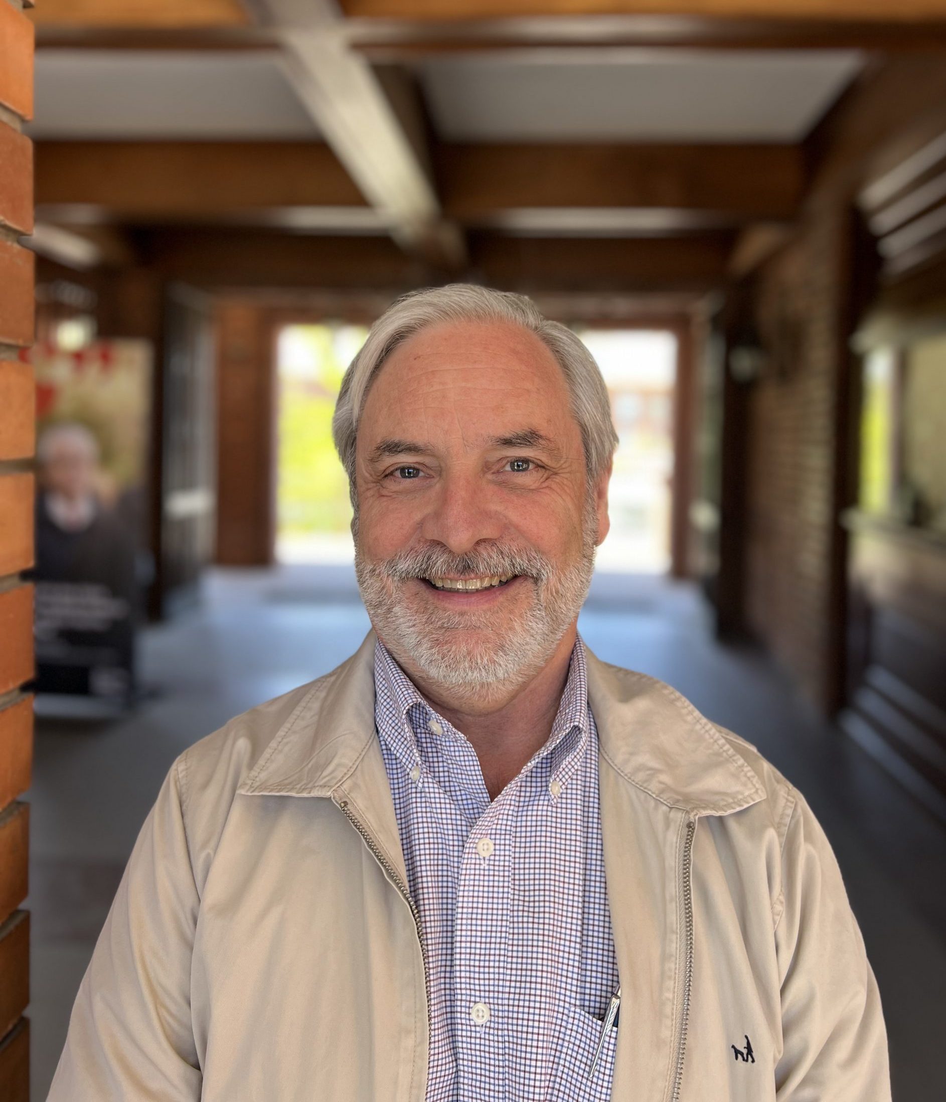 Dr. Ignacio González