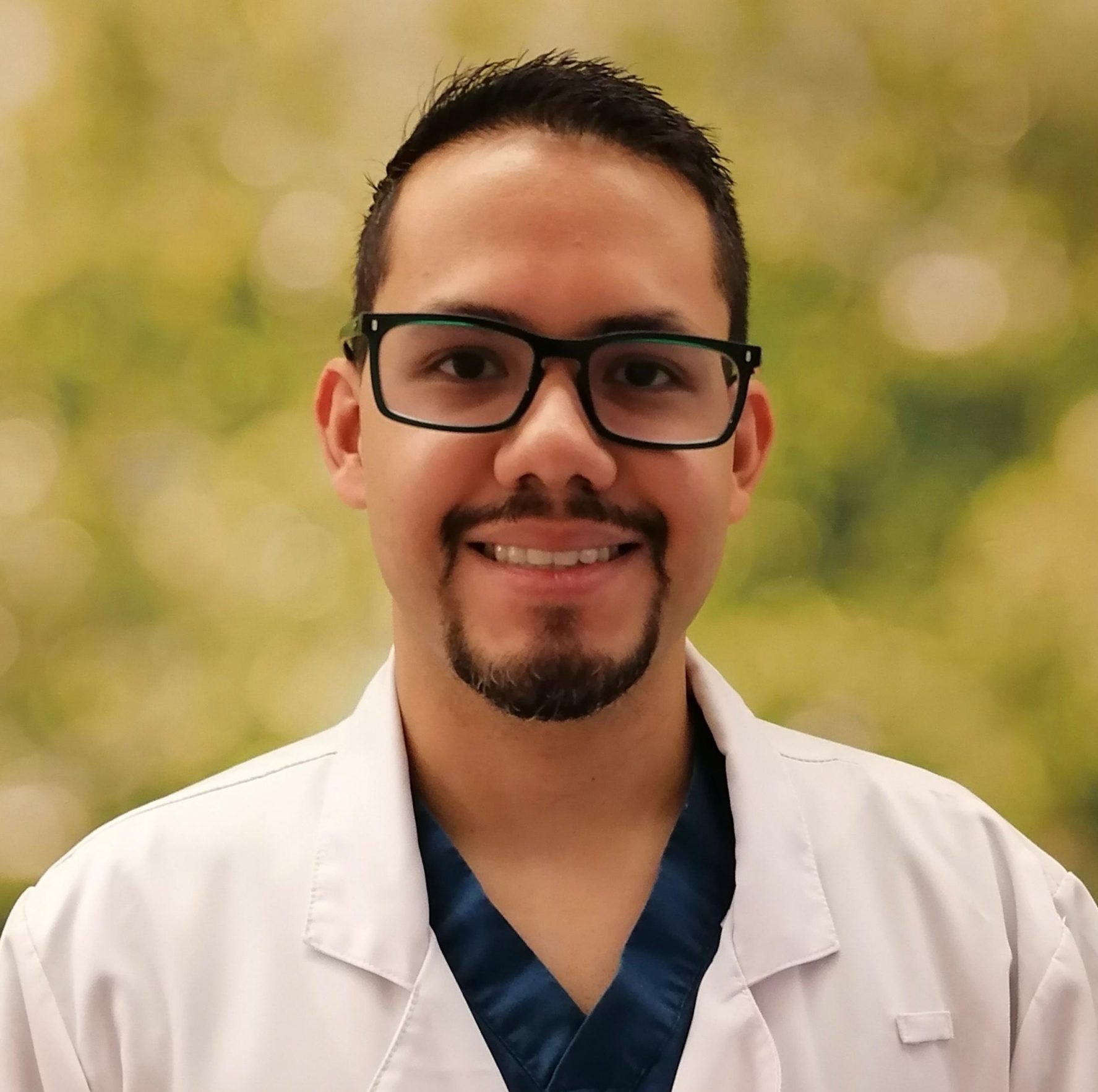 Dr. Jhonson Castro Fernández