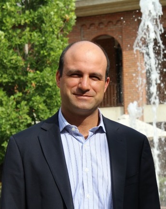 Francisco Larraín R. 