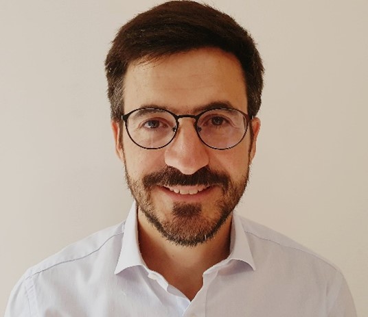 Dr. Matías Correa