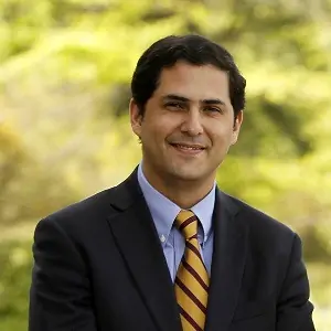 Dr. Matías Ubilla